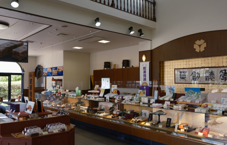 店内のレイアウトとコンセプト